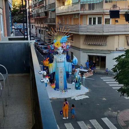 Apartamento Comodo A 10 Min Del Centro Alicante Kültér fotó