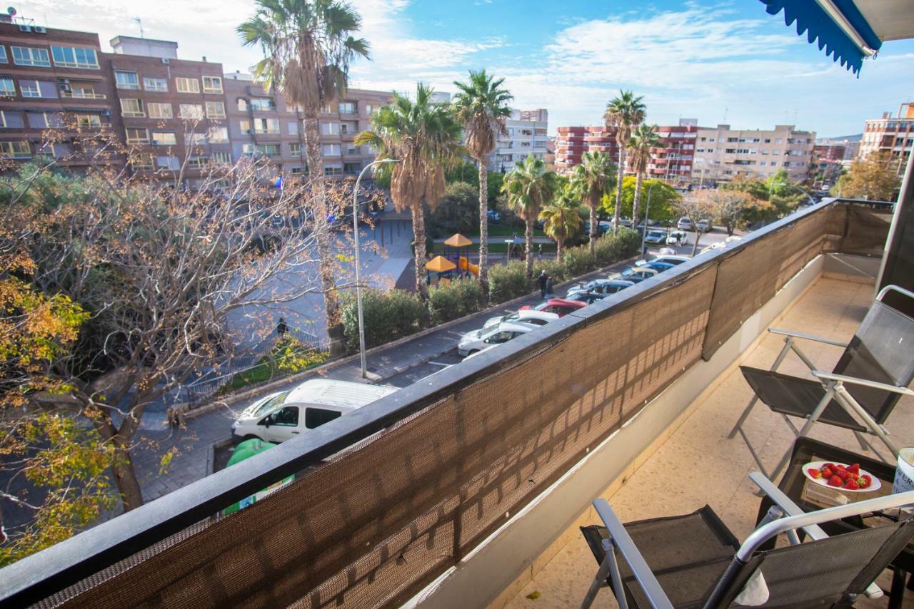 Apartamento Comodo A 10 Min Del Centro Alicante Kültér fotó