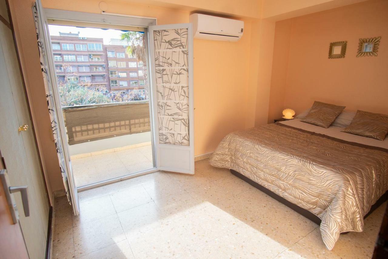 Apartamento Comodo A 10 Min Del Centro Alicante Kültér fotó