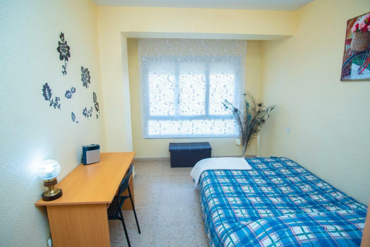 Apartamento Comodo A 10 Min Del Centro Alicante Kültér fotó